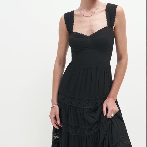 Reformation Hedda Dress in Black NWT Sz 10 - Picture 5 of 13